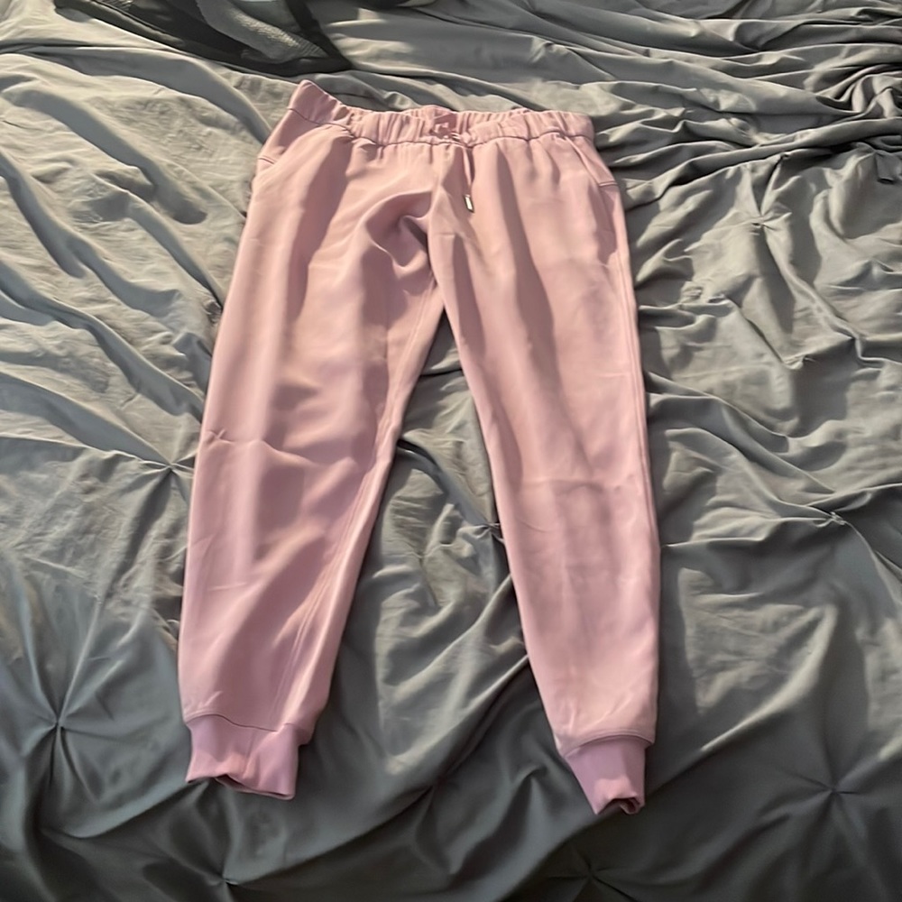 LULULEMON ON THE FLY JOGGERS